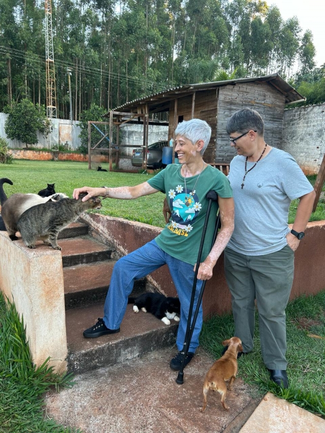 Rose, Fátima, 56 gatos, 11 cães e um amor incondicional